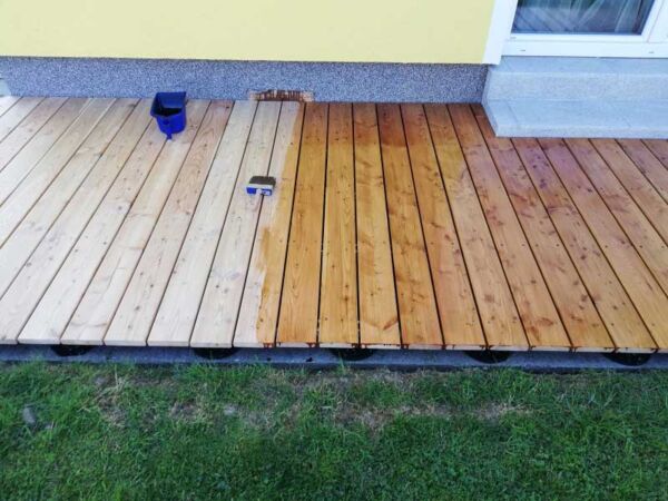 Tipps zur richtigen Pflege von Holz-Terrassen